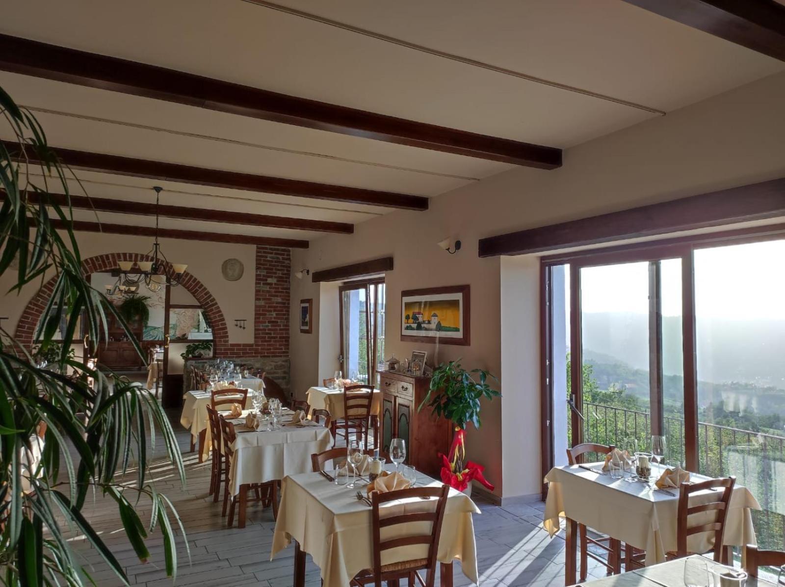 Ristorante Albergo 'L Bunet Cortemilia Bagian luar foto