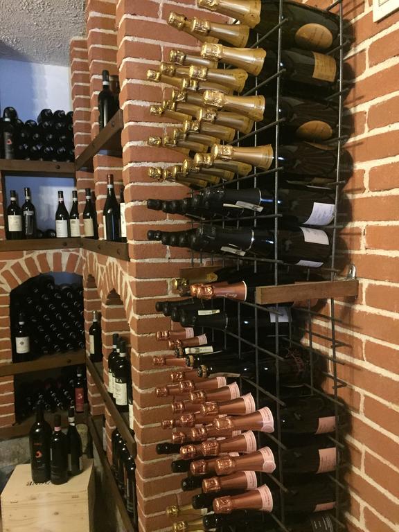 Ristorante Albergo 'L Bunet Cortemilia Bagian luar foto