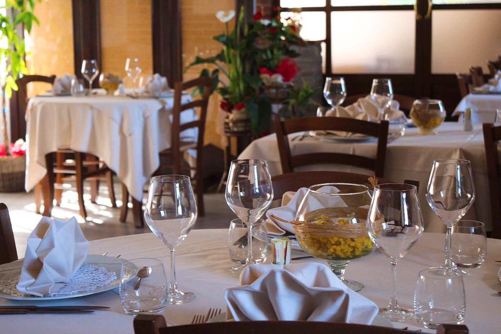 Ristorante Albergo 'L Bunet Cortemilia Bagian luar foto