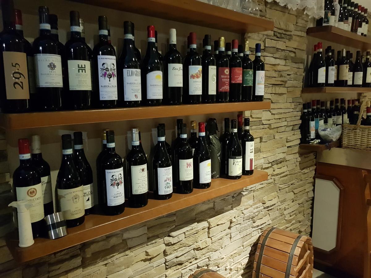 Ristorante Albergo 'L Bunet Cortemilia Bagian luar foto